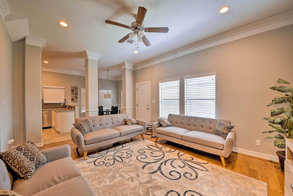 undefined Updated Home 15 Mins to the Galleria/uptown! 9