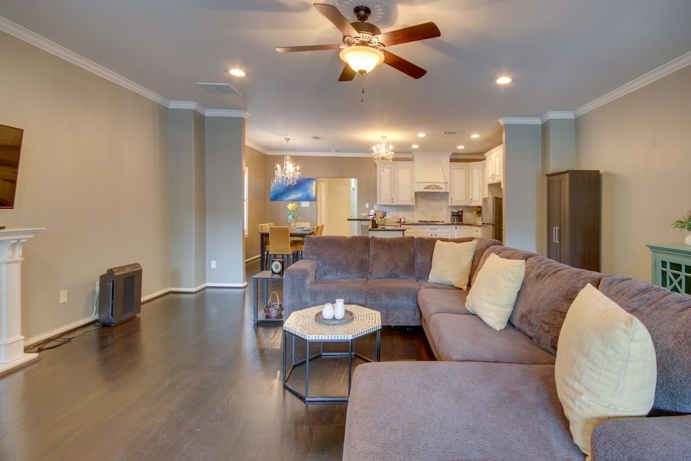 undefined Gorgeous Houston Heights Getaway < 6 Mi to Dtwn! 4