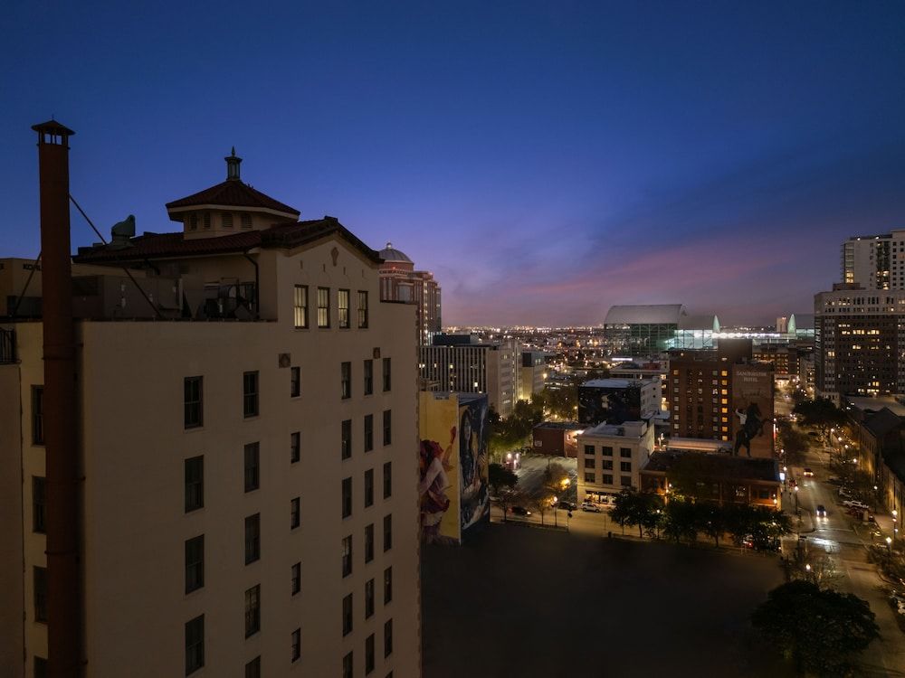 undefined Moxy Houston Downtown 9