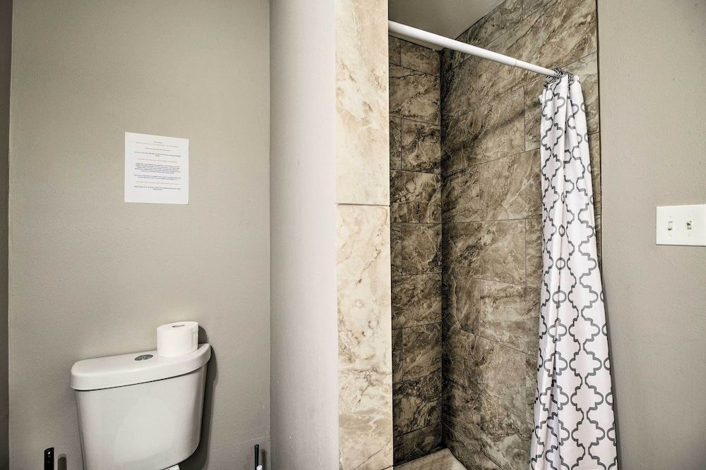 undefined Houston Vacation Rental w/ Private Yard! 2