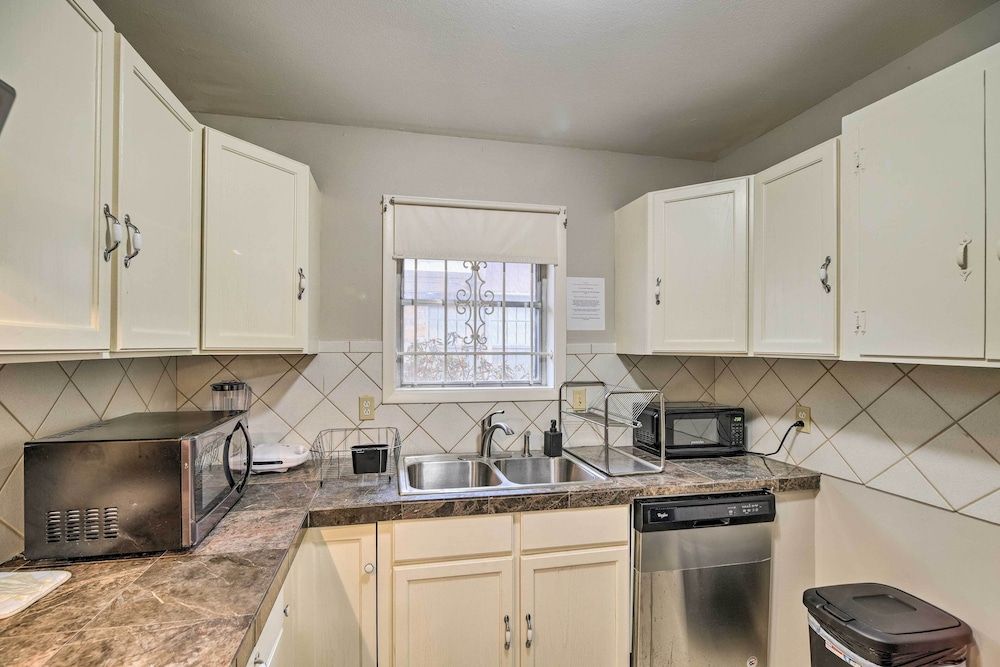 undefined Houston Vacation Rental w/ Private Yard! 8