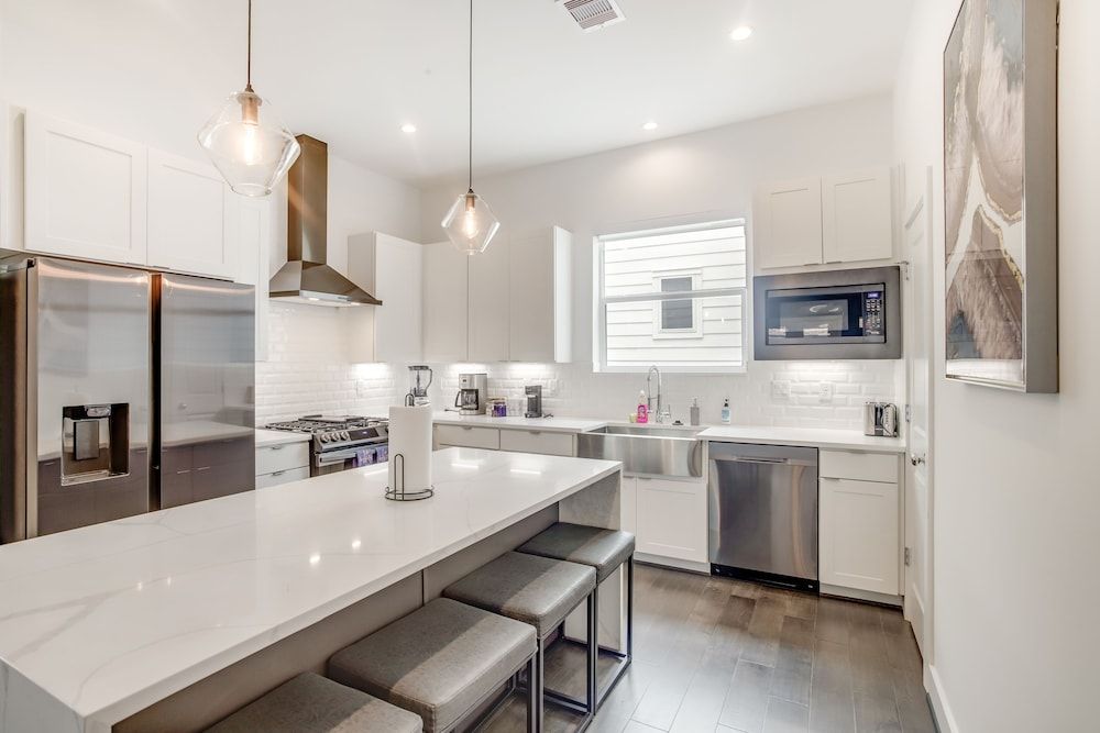 undefined Inviting H-town Home Near Shops & Golf Courses!