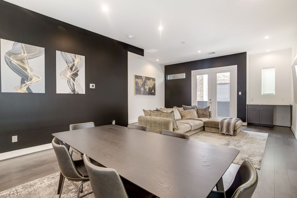 undefined Inviting H-town Home Near Shops & Golf Courses! 9