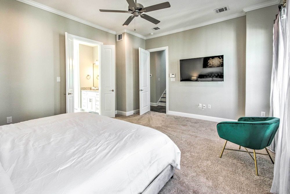 undefined Chic Central Houston Home w/ Rooftop Deck! 3