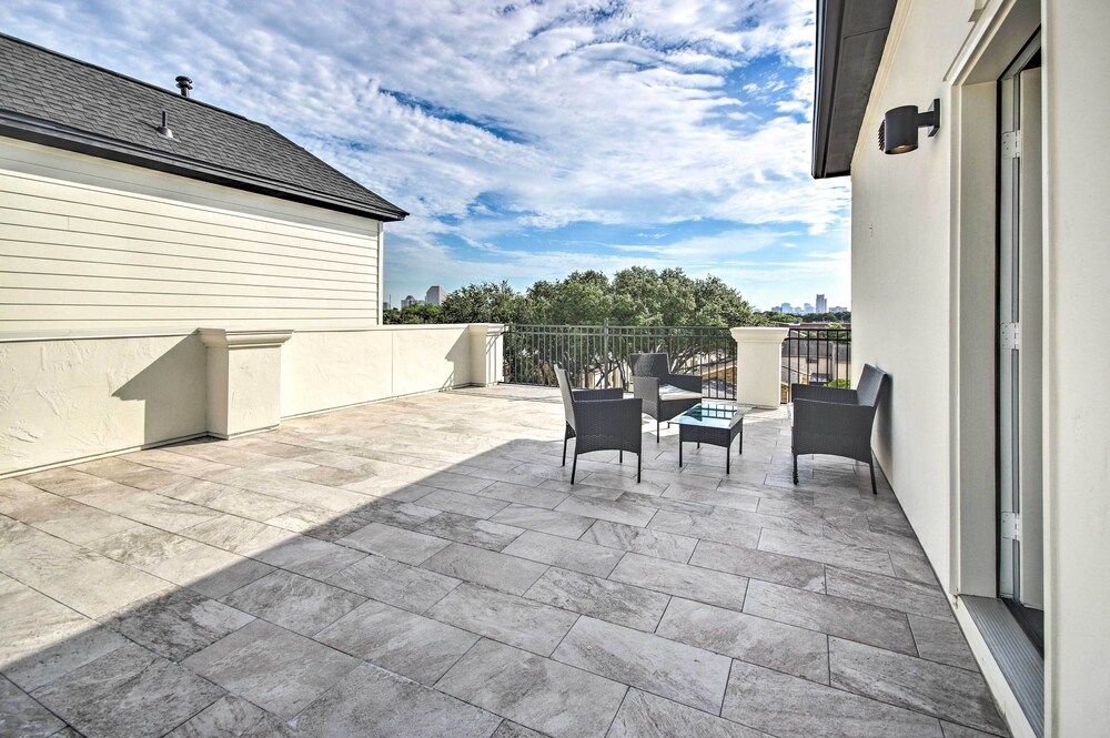 undefined Chic Central Houston Home w/ Rooftop Deck! 5