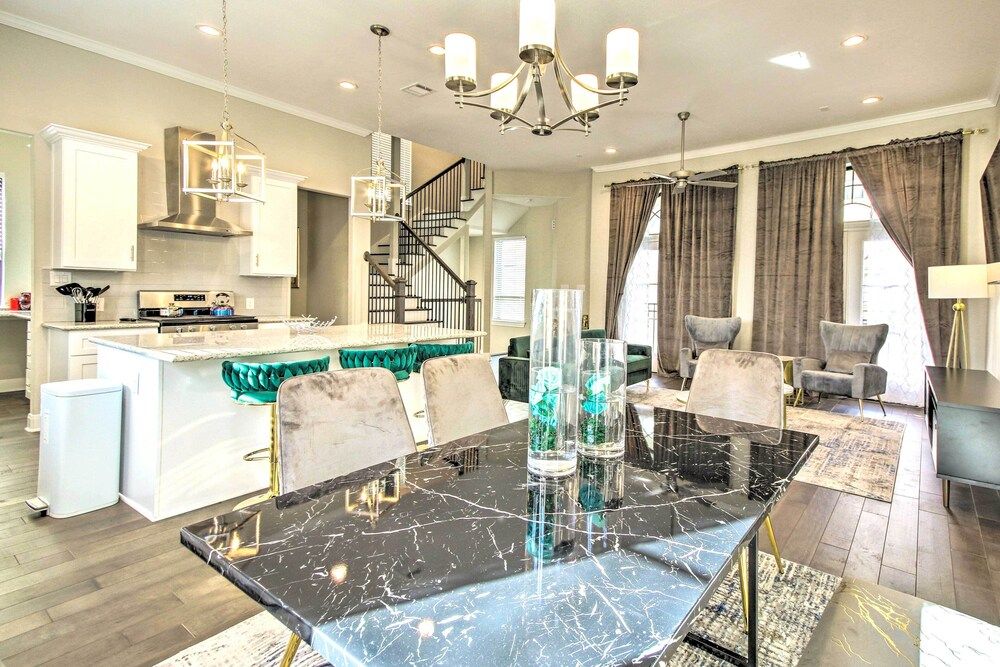 undefined Chic Central Houston Home w/ Rooftop Deck! 10
