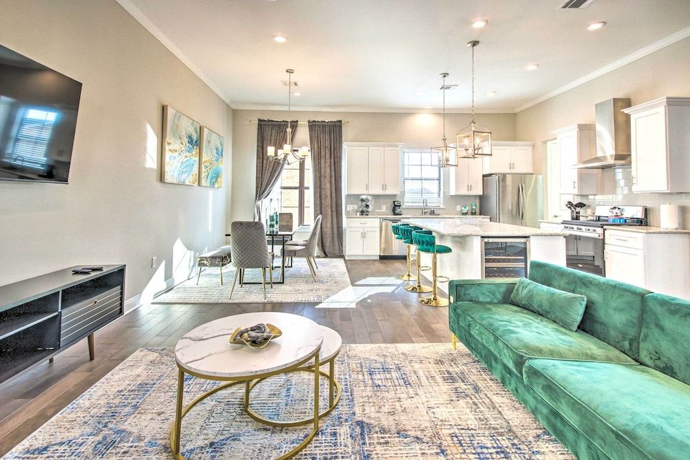 undefined Chic Central Houston Home w/ Rooftop Deck! 9