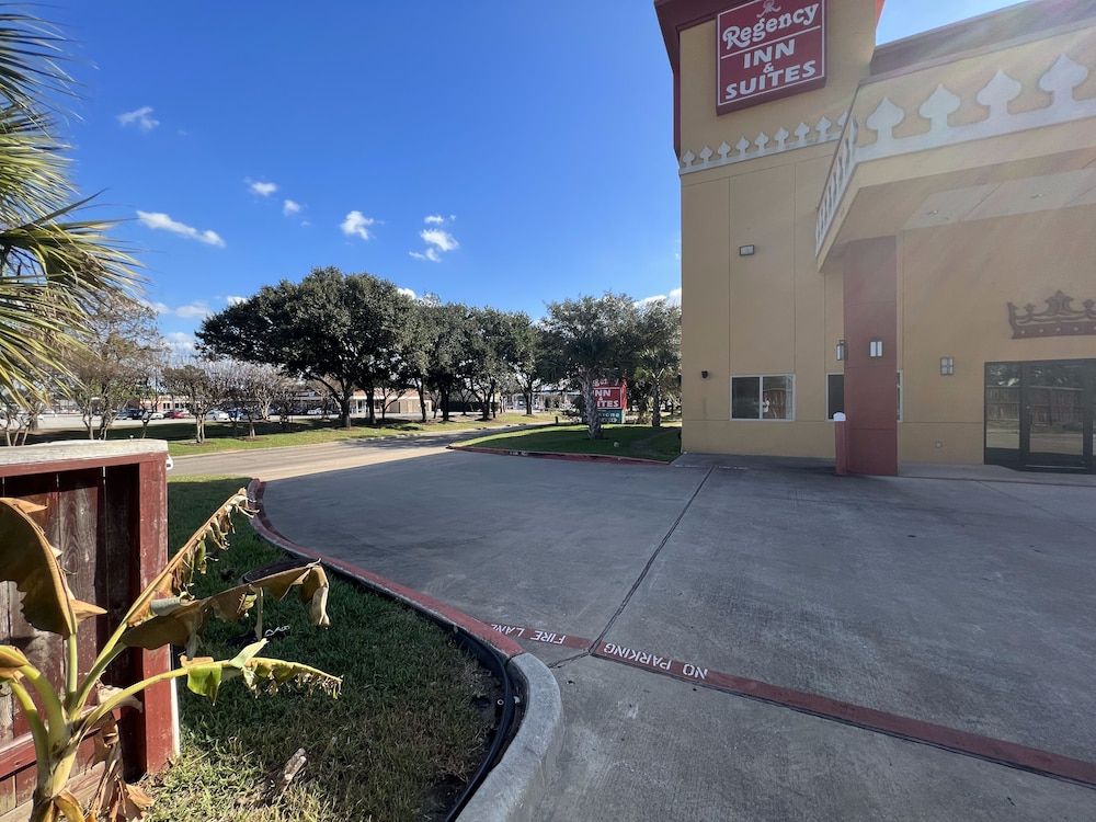 undefined Regency INN & Suites 3