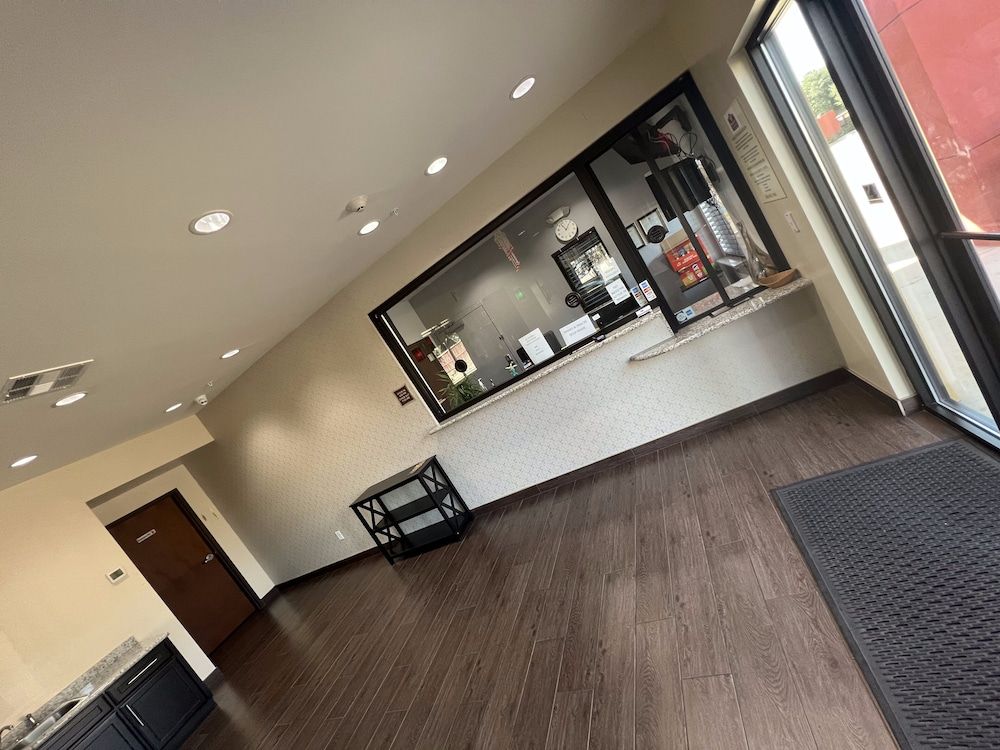 undefined Regency INN & Suites