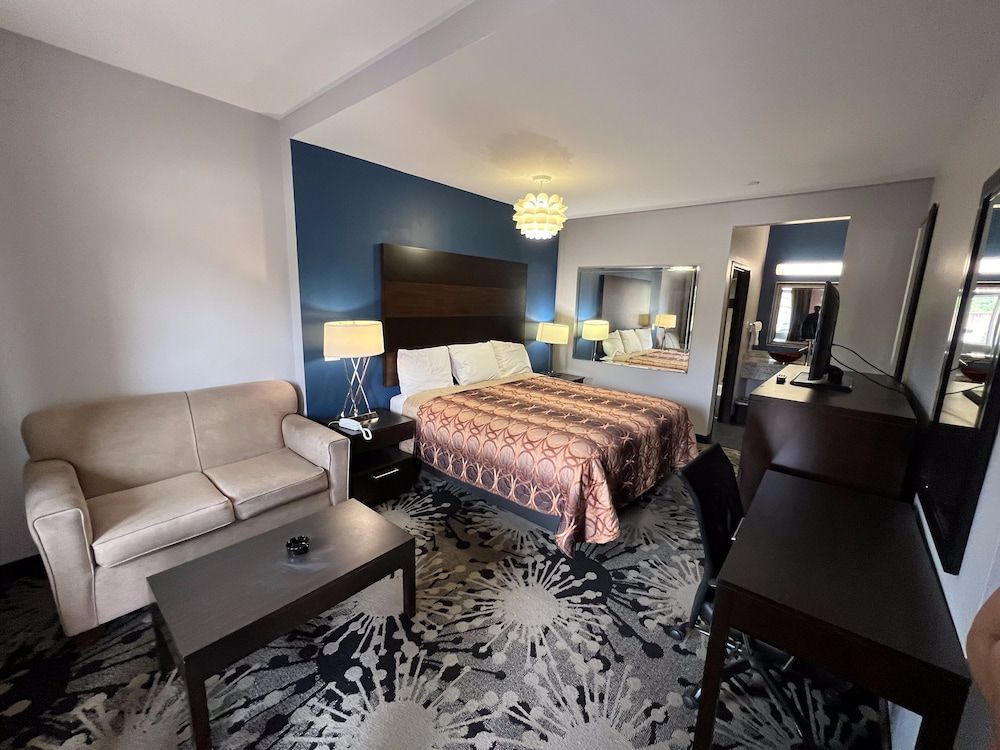 undefined Regency INN & Suites 7