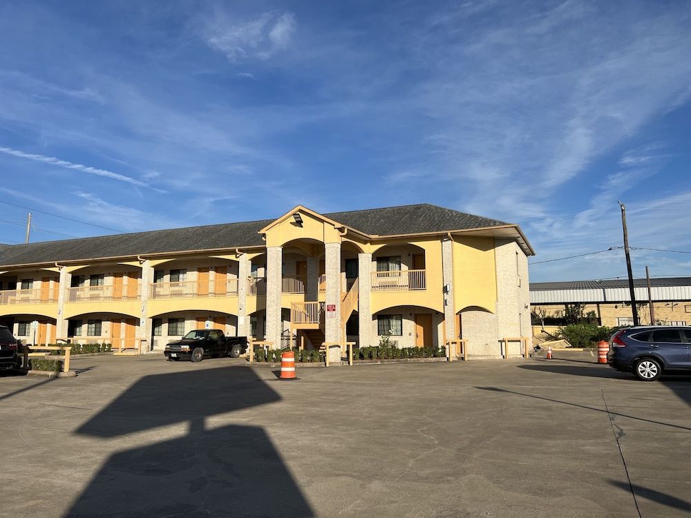 undefined Scott Inn Suites - Downtown Houston 3