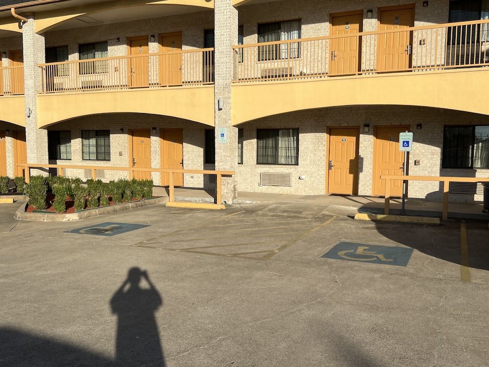 undefined Scott Inn Suites - Downtown Houston 6