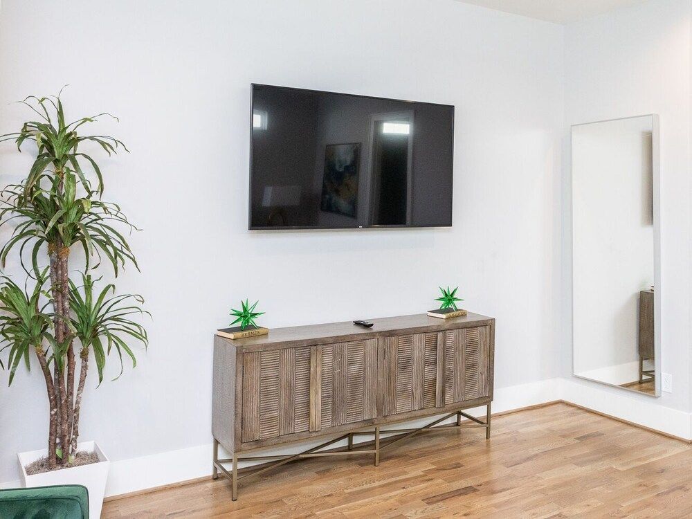 undefined Stylish Luxury Downtown Home 6