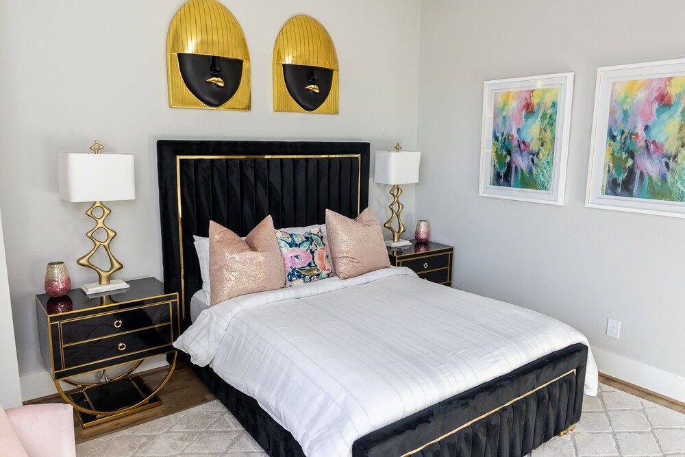 undefined Stylish Luxury Downtown Home 10