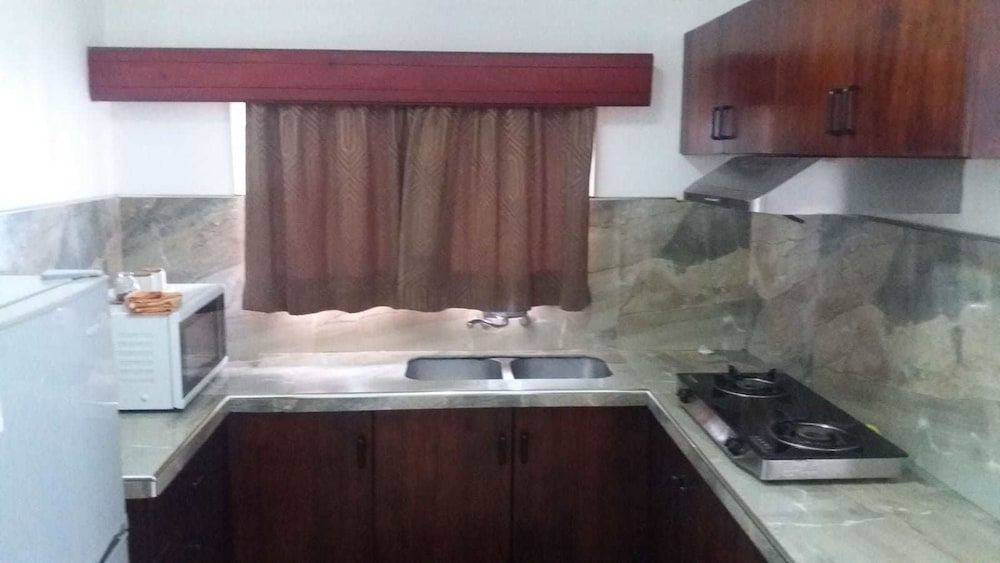 House, 2 Bedrooms (HHK-18-2 )