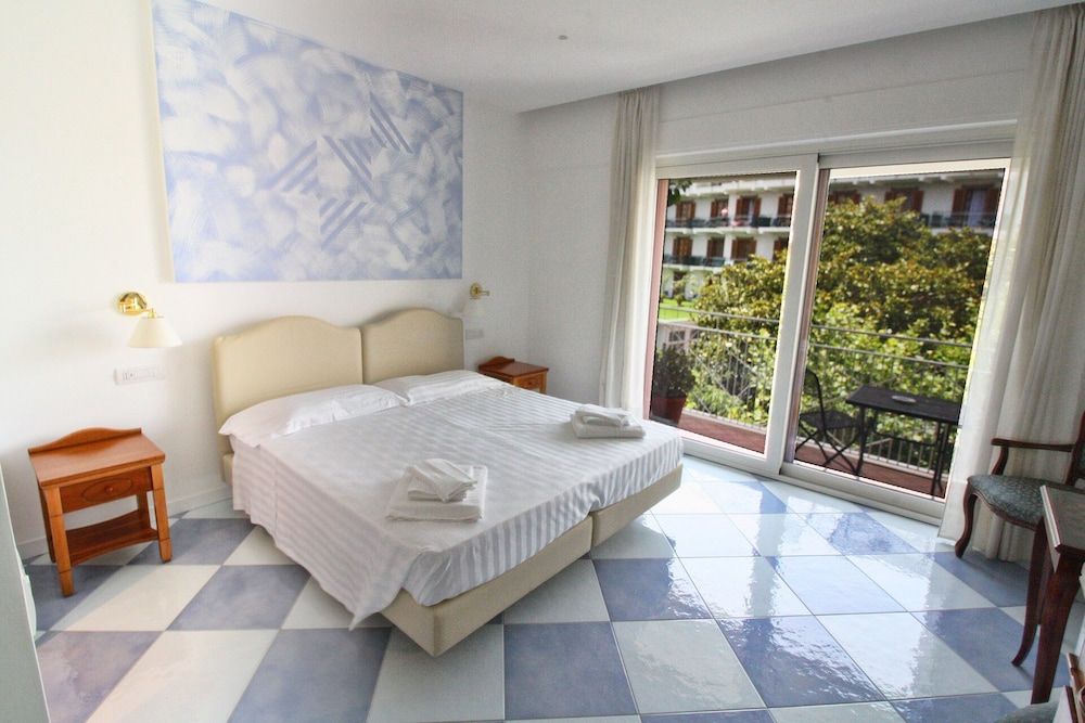 undefined Maison Tonina