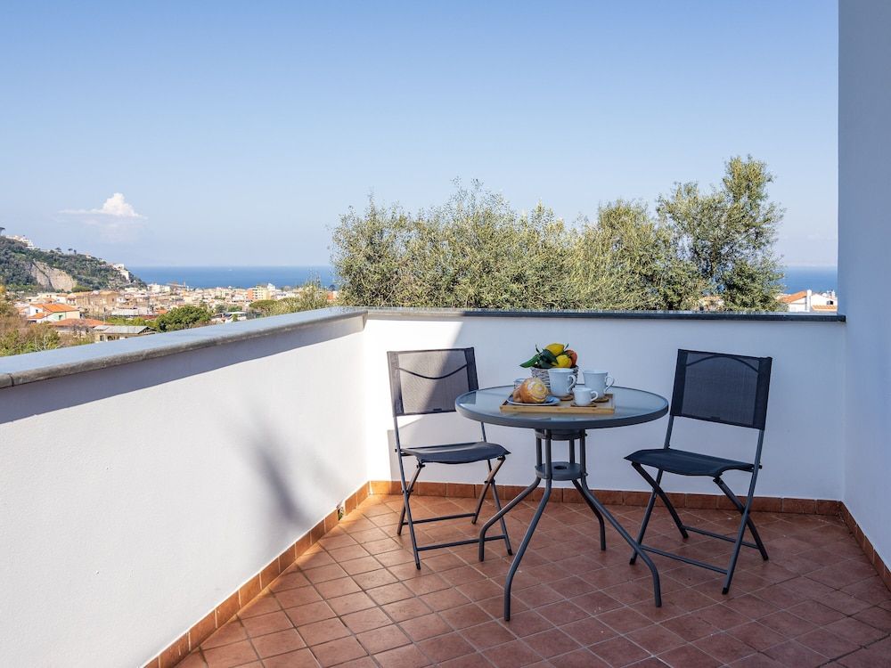 Palazzo Russo Panoramic Apartment 6