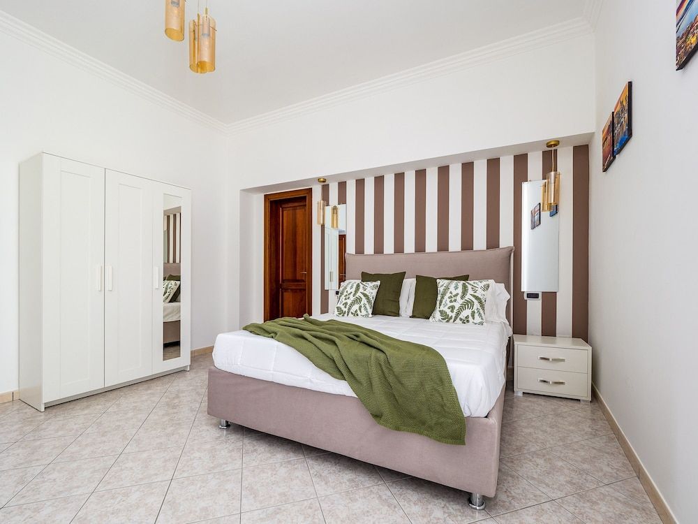 Palazzo Russo Panoramic Apartment 2