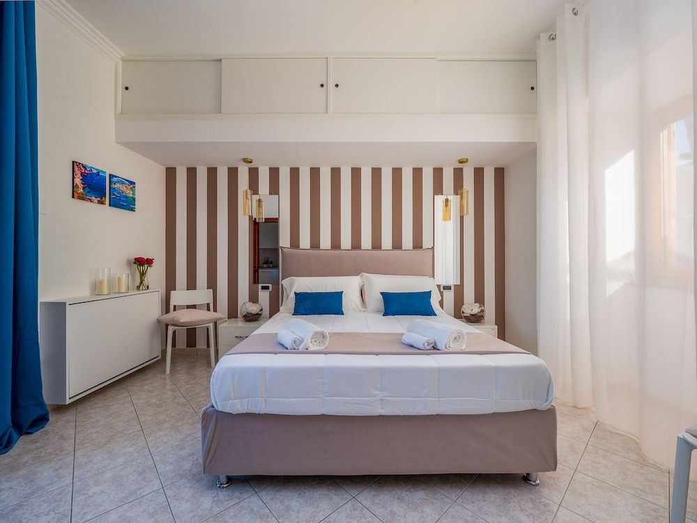 Palazzo Russo Junior Apartment 4