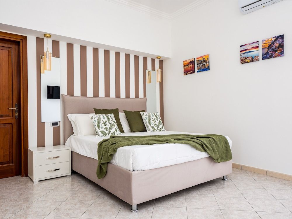 Palazzo Russo Panoramic Apartment 4