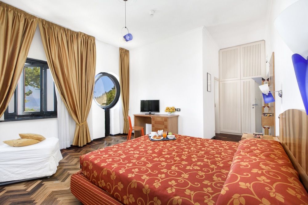 Villa La Ventana Villa, Multiple Bedrooms 9