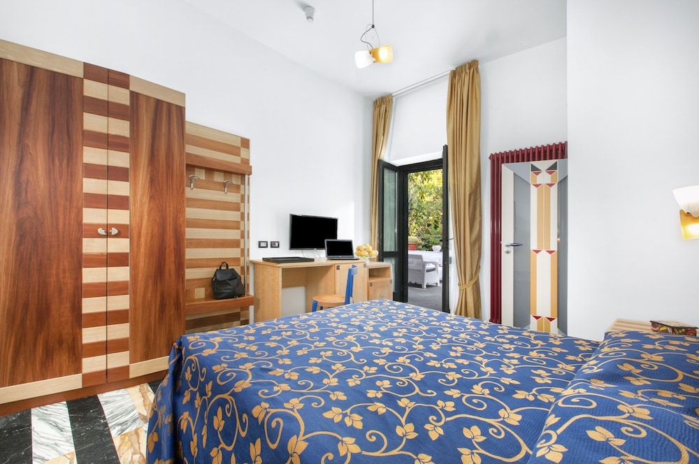 Villa La Ventana Villa, Multiple Bedrooms 8