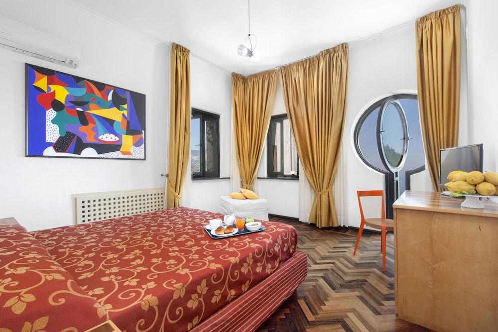 Villa La Ventana Villa, Multiple Bedrooms 11