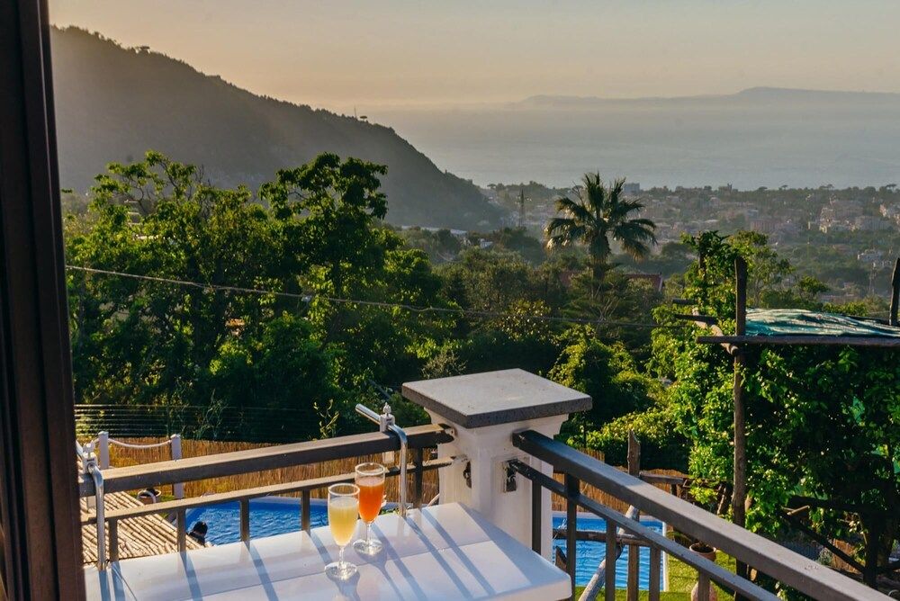 Villa Tina in Sant Agnello Villa, Smoking 8