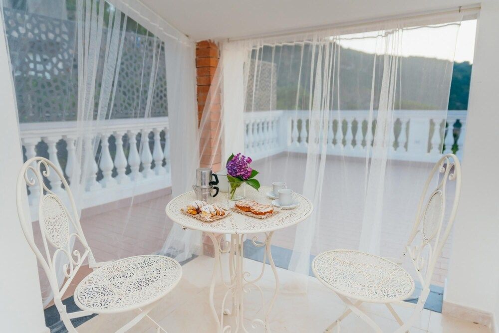 Villa Tina in Sant Agnello Villa, Smoking 12