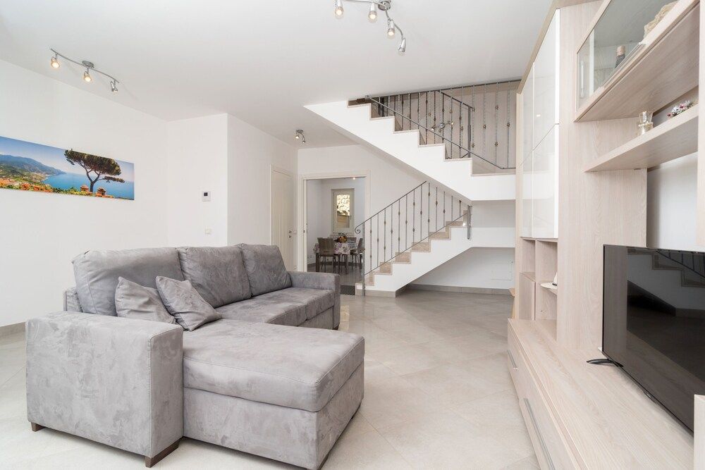 Villa La Meraviglia - Amazing sea View Villa, 3 Bedrooms, Balcony, City View 12