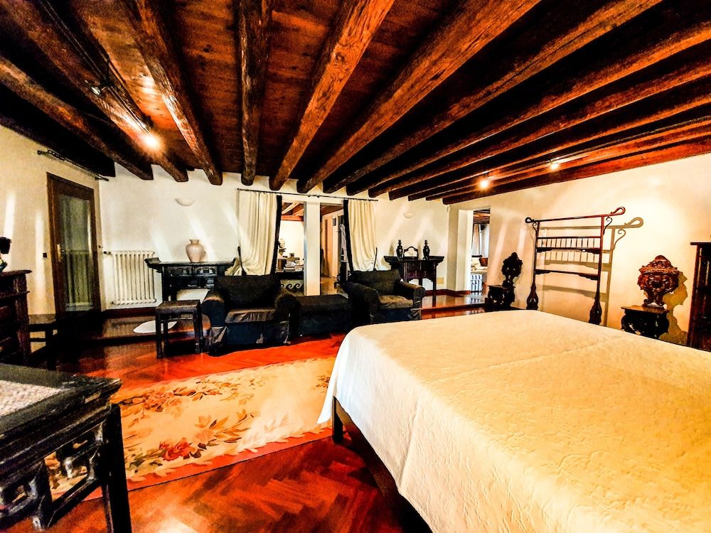 Luxury Suite, Jetted Tub, Garden View