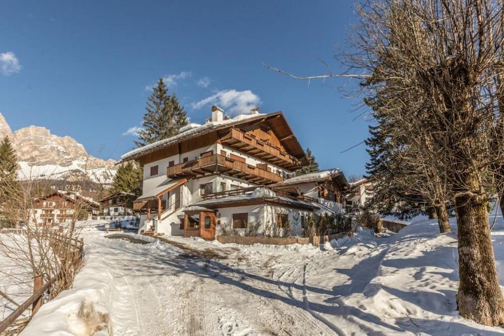 undefined Cortina - Shortholidays