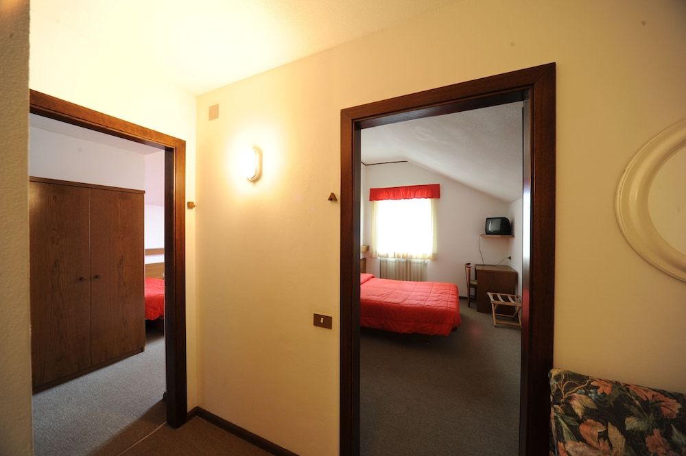 Family Room, 2 Bedrooms, Connecting Rooms