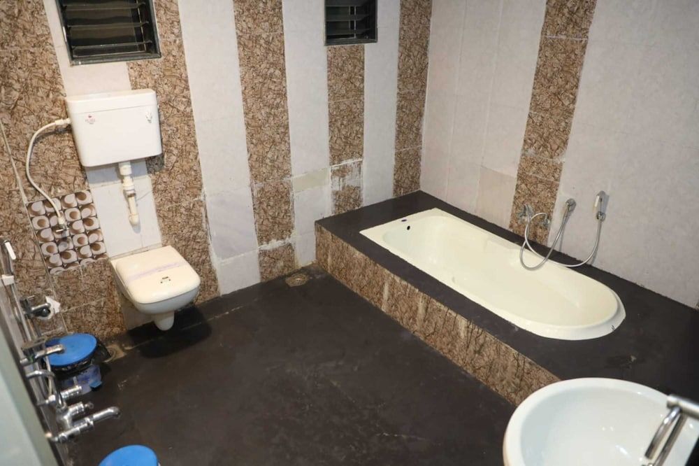 Wanderlust Resort Mountain View Room 3