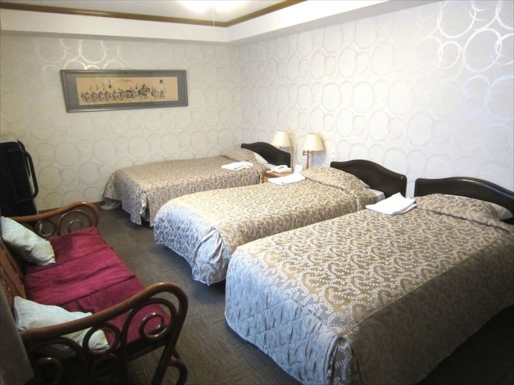 Triple Room, Smoking