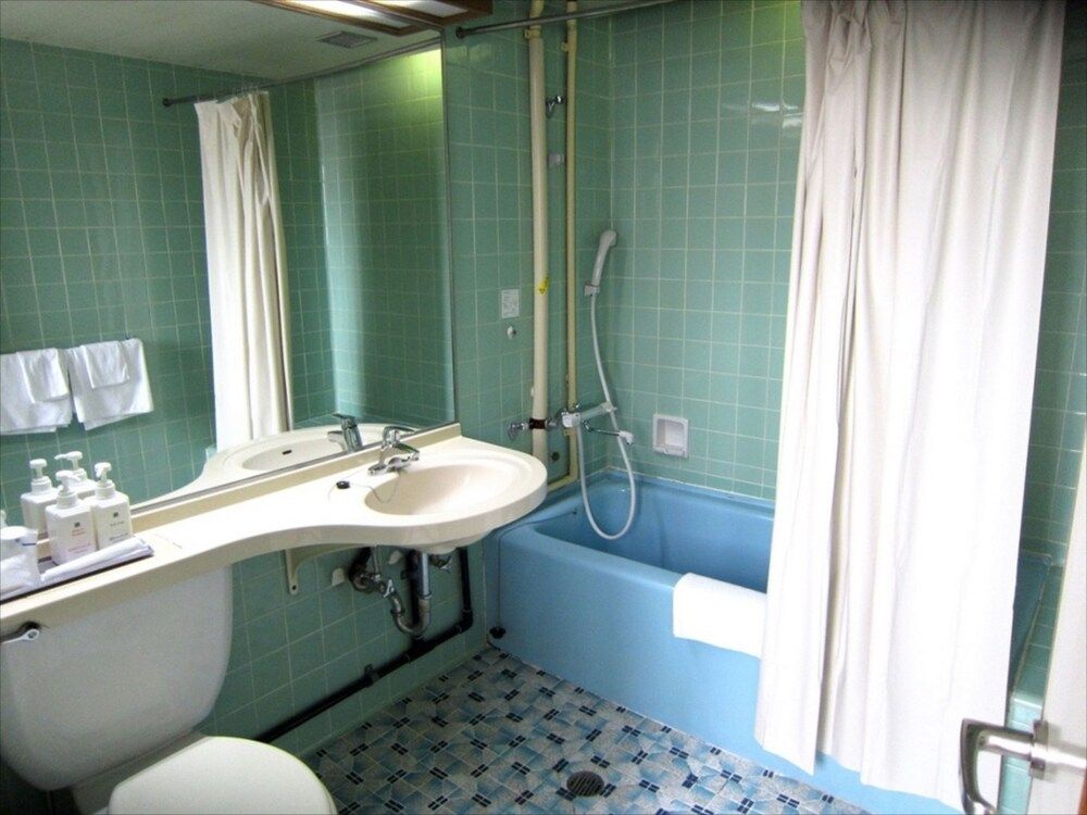 Triple Room, Smoking