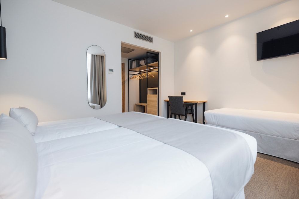 Hotel Mondragón Triple Room