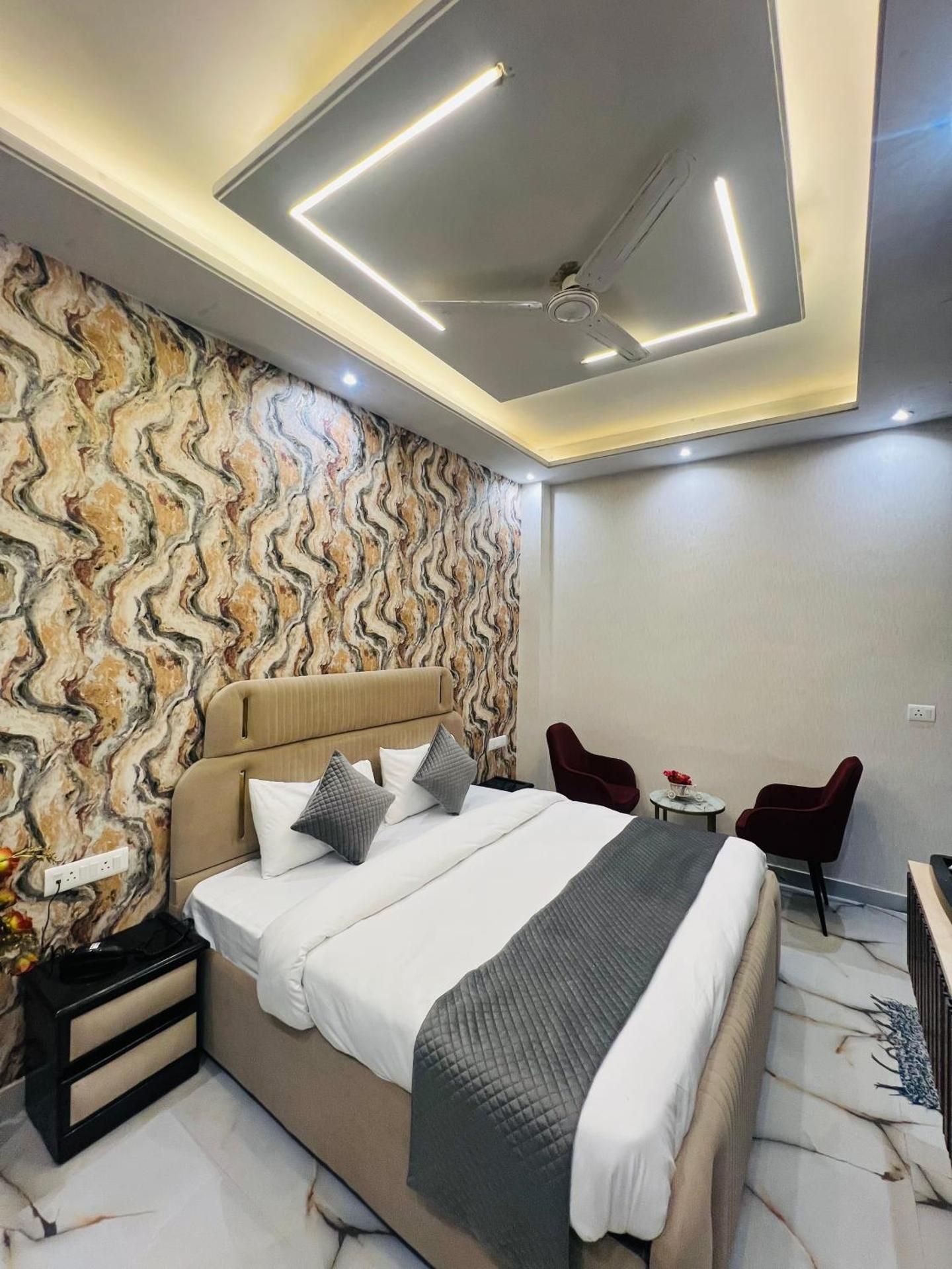 Crescent Inn Executive Room 12