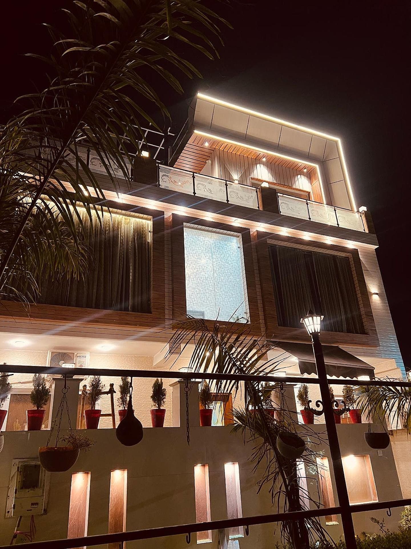 undefined Crescent Inn 10