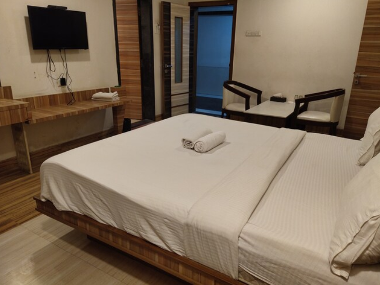 Hotel Praveen International Suite 2