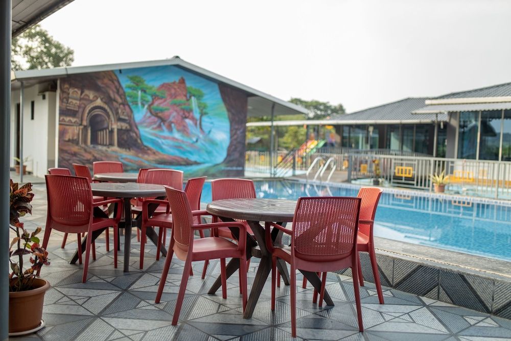 undefined Canal Touch Resort 5