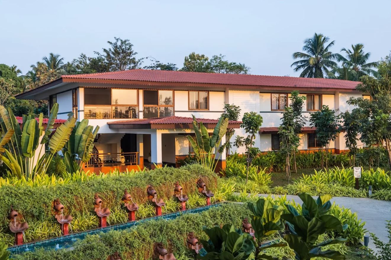Denissons Beach Resort 