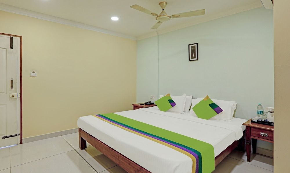 undefined Treebo White Wings 10