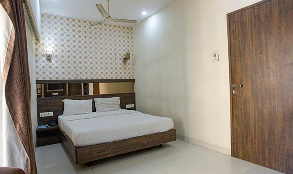 undefined Fabhotel Shivani Residency 7
