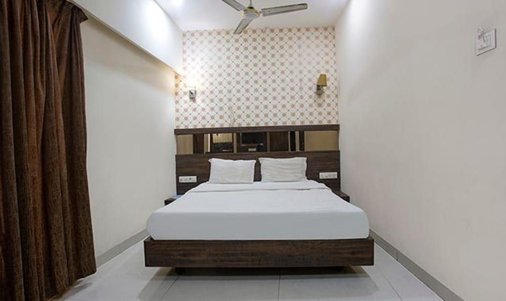 undefined Fabhotel Shivani Residency 8