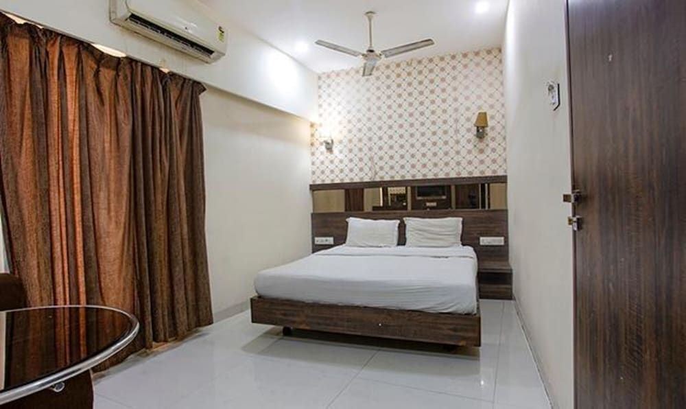 undefined Fabhotel Shivani Residency 5