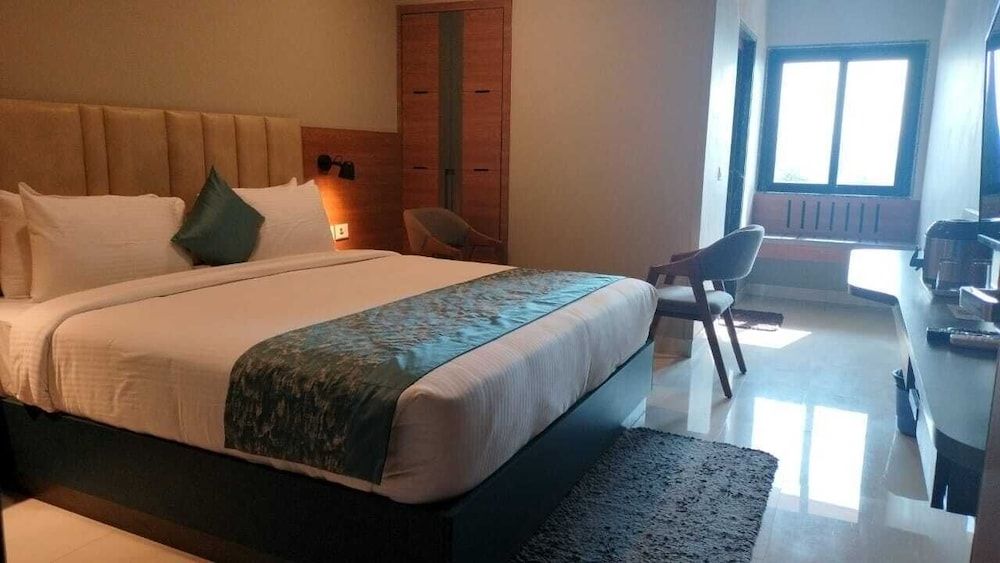 Fortune Statue of Unity, Ekta Nagar - Member ITC's Hotel Group Deluxe Room 2