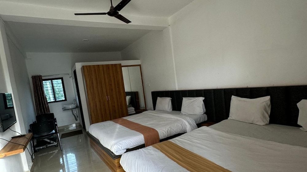 Vasant Vihar Resort Deluxe Room 3