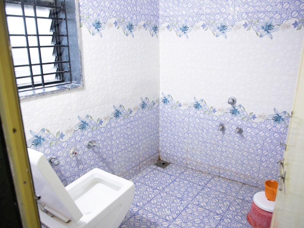 Vasant Vihar Resort Deluxe Room 5