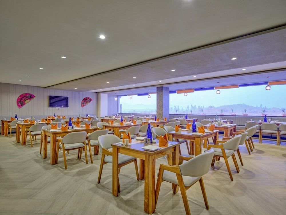 undefined D Square Statue Of Unity Kevadia, A Member of Radisson Individuals 4